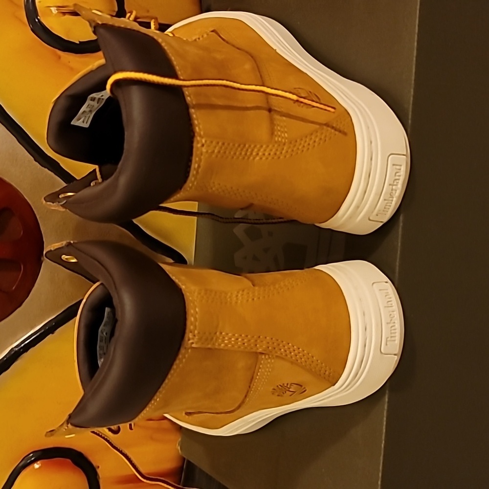 Shoes - Picture 2 of 4